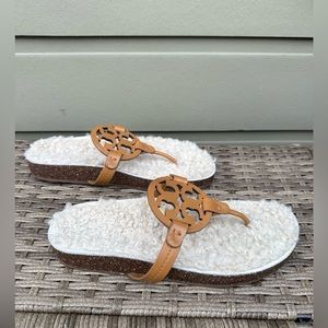 Tory Burch Miller Cloud Shearing Carmel Corn/Buttermilk Sandals